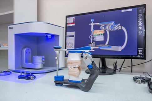 Advanced dental implant treatment technology